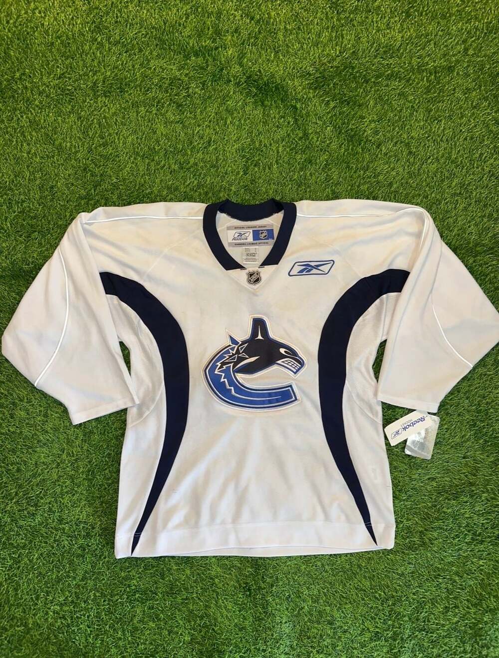 Reebok Vancouver Canucks Practice Jersey Size M White